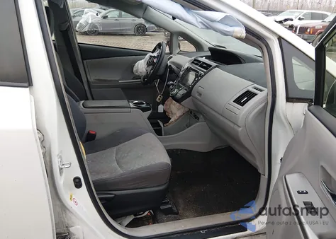 2017 Toyota Prius V Two z USA, uszkodzony, nr VIN JTDZN3EU9HJ059723